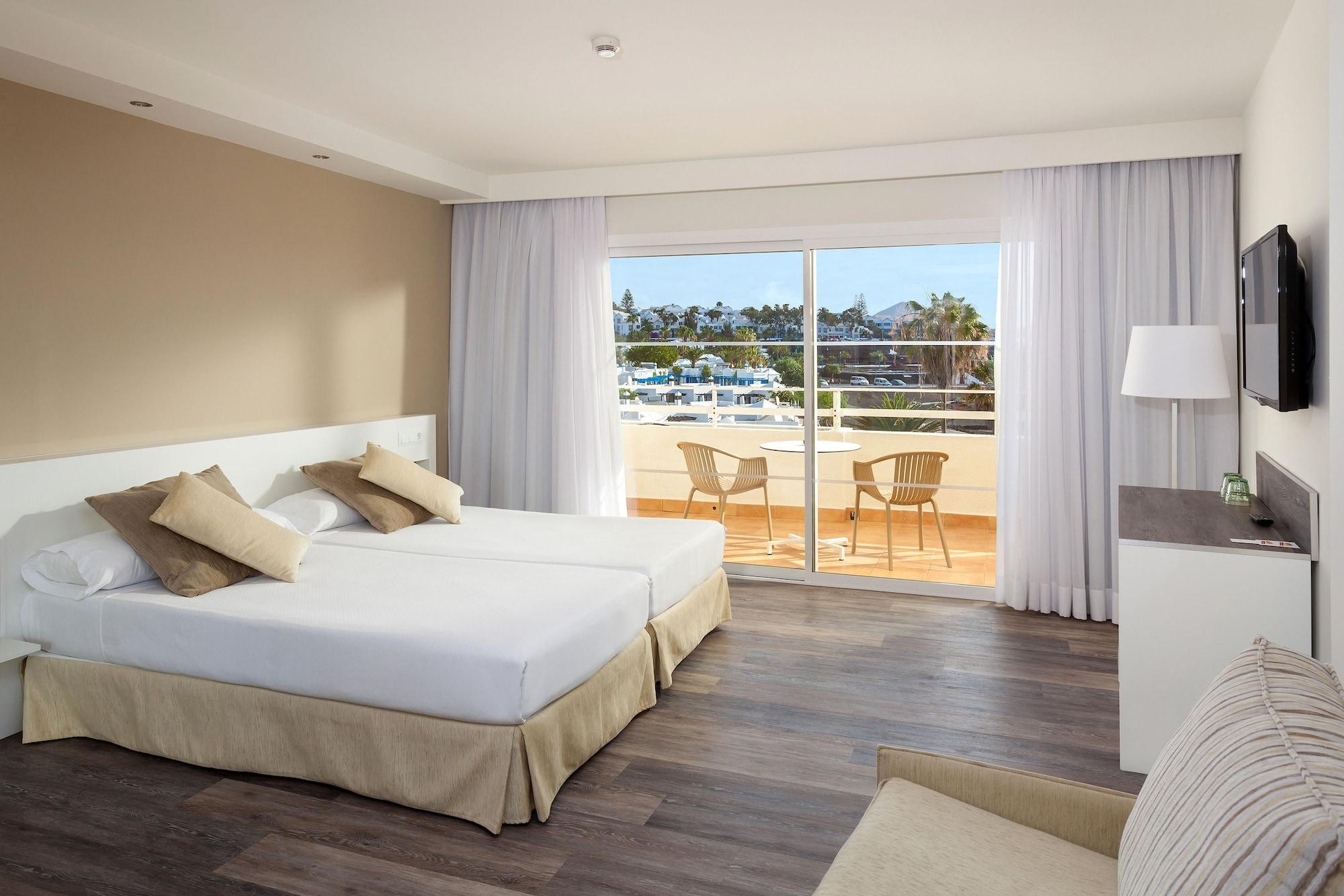 Готель Sol Lanzarote Пуерто-дель-Кармен Екстер'єр фото