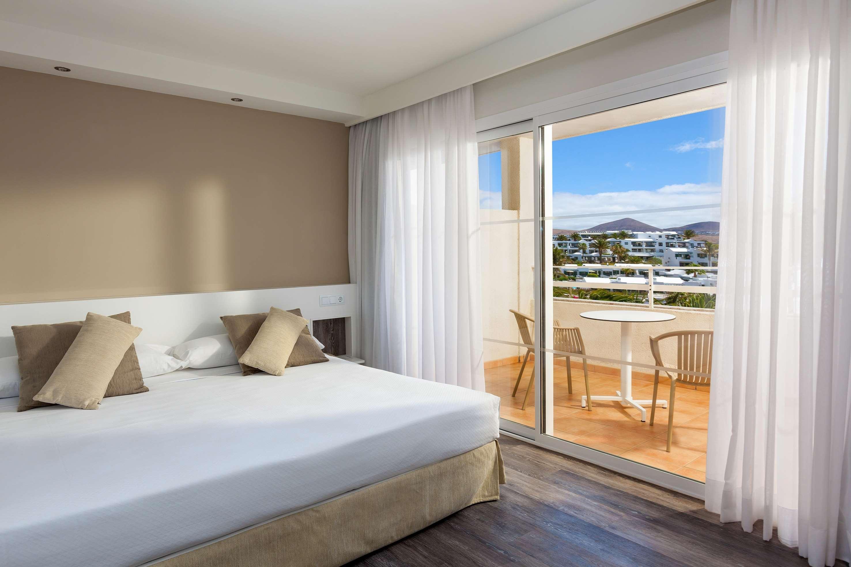 Готель Sol Lanzarote Пуерто-дель-Кармен Екстер'єр фото